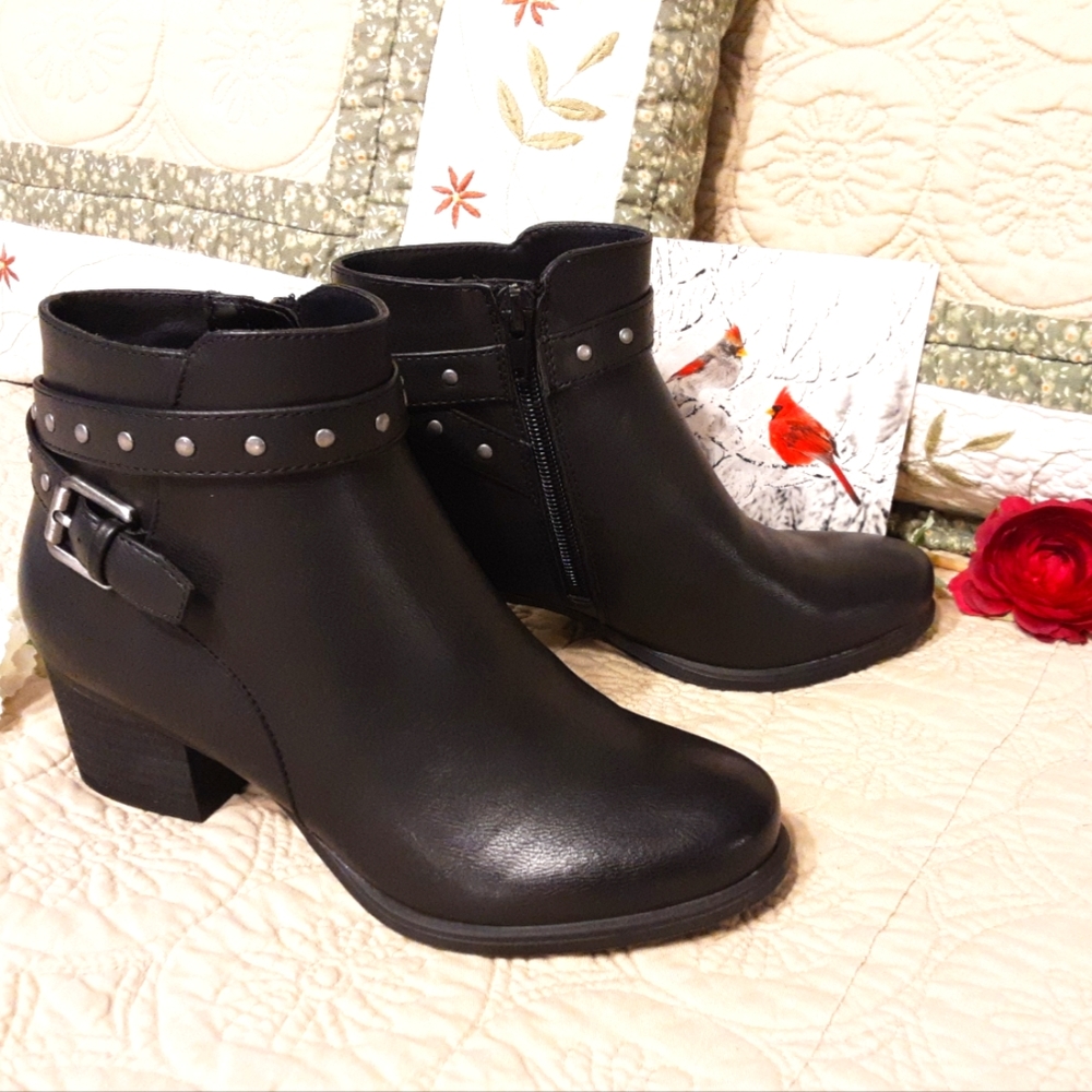 N/W/TAGS "CARRIE" SOUL NATURALIZER ANKLE BOOTIES, SIZE 5.5 MEDIUM BLACK - Picture 1 of 16